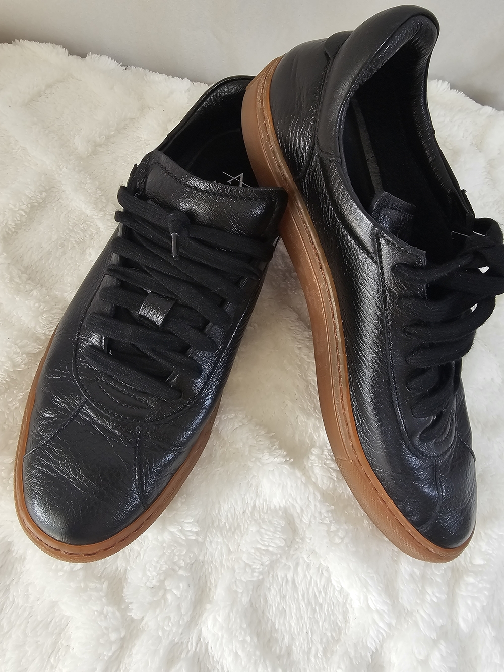 AQUATALIA MEN'S BLACK GUM BOTTOM SNEAKER SIZE 8M STYLE 372509 MADE IN ITALY